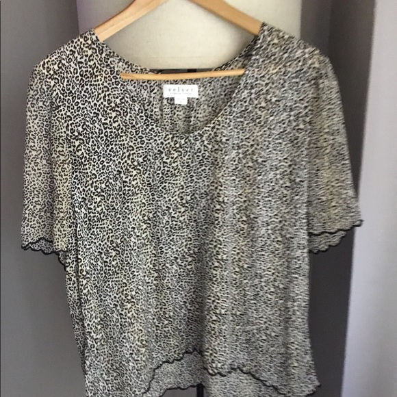 Elizabeth and James blazer. Velvet animal print y - Picture 4 of 5